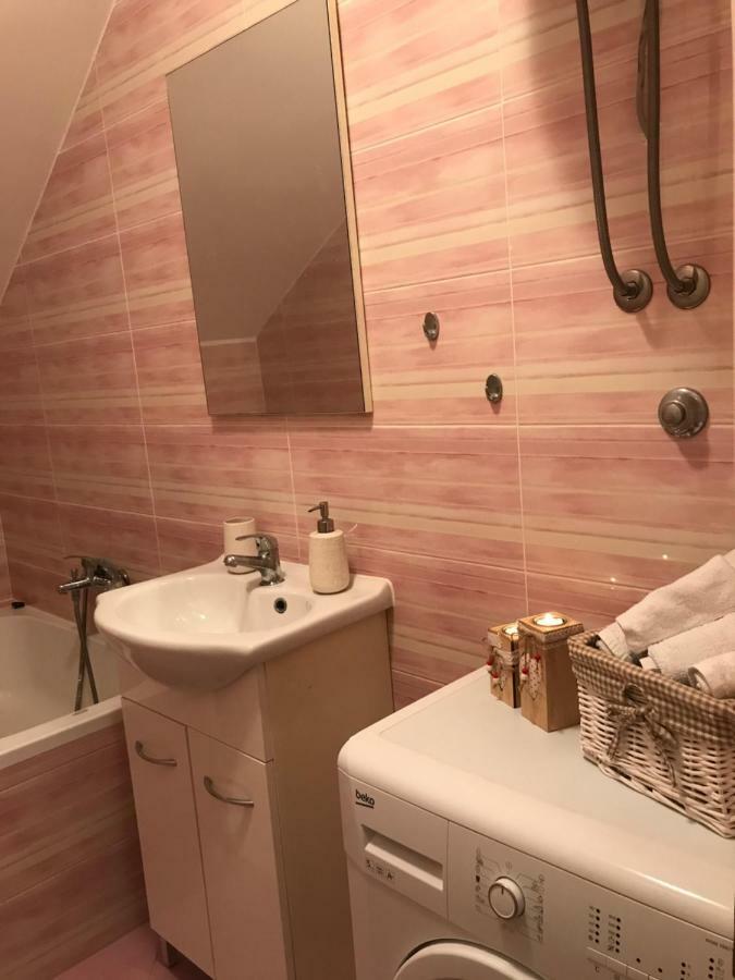 Apartments M&E โมโกชิซา ภายนอก รูปภาพ
