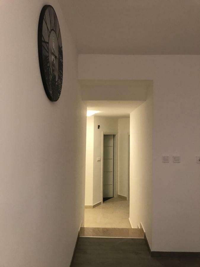 Apartments M&E โมโกชิซา ภายนอก รูปภาพ